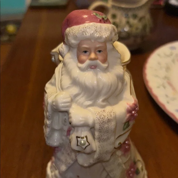 Lenox Petals and Pearls Poinsettia Santa figurine bud vase appx 6” tall - Picture 5 of 8